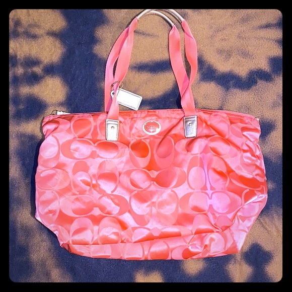 RARE COLOR Coach getaway nylon large tote - Picture 1 of 6